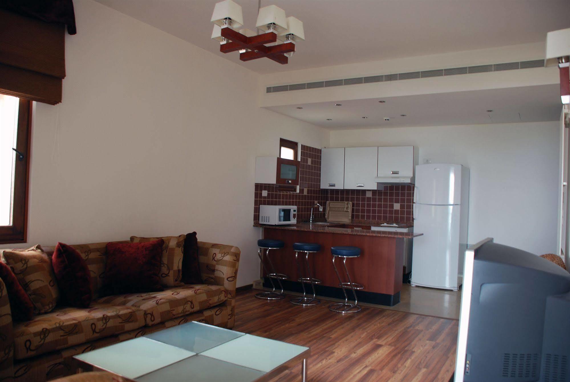 City Suite Алей Екстериор снимка