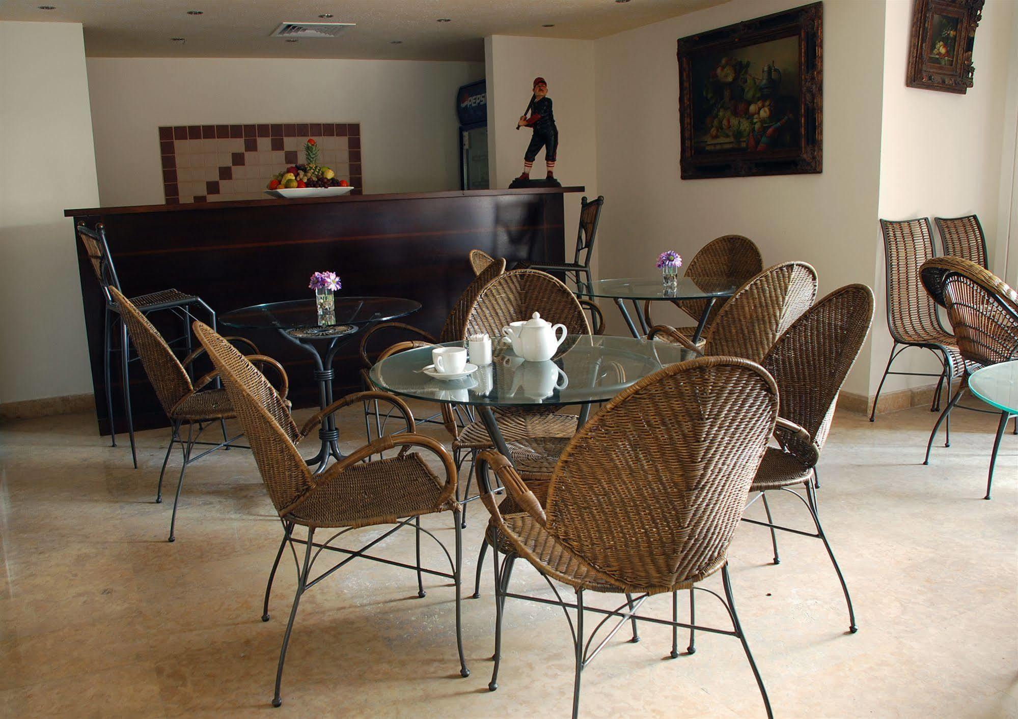 City Suite Алей Екстериор снимка